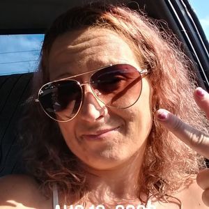 Meet your Posher, Sharon